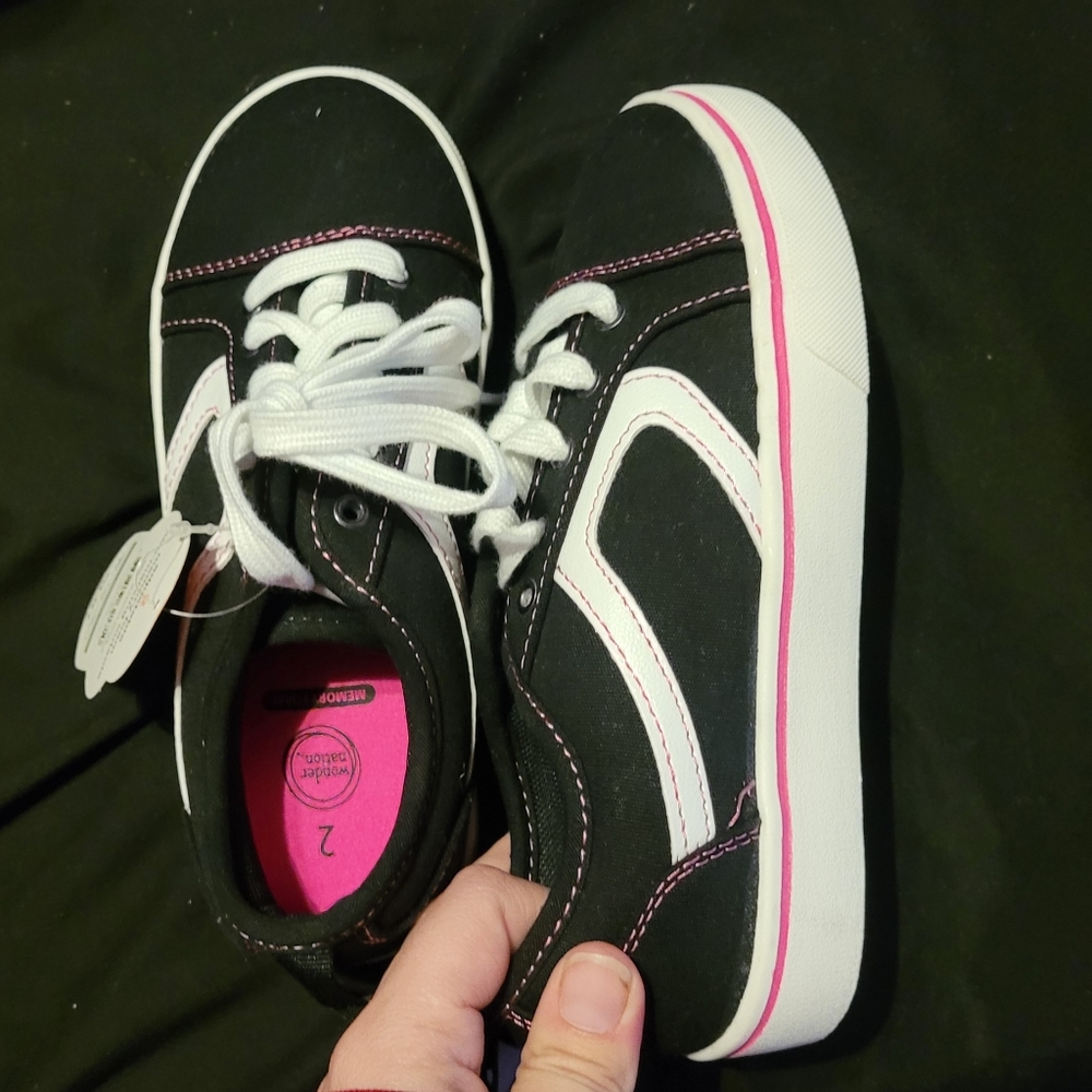 Girls shoes